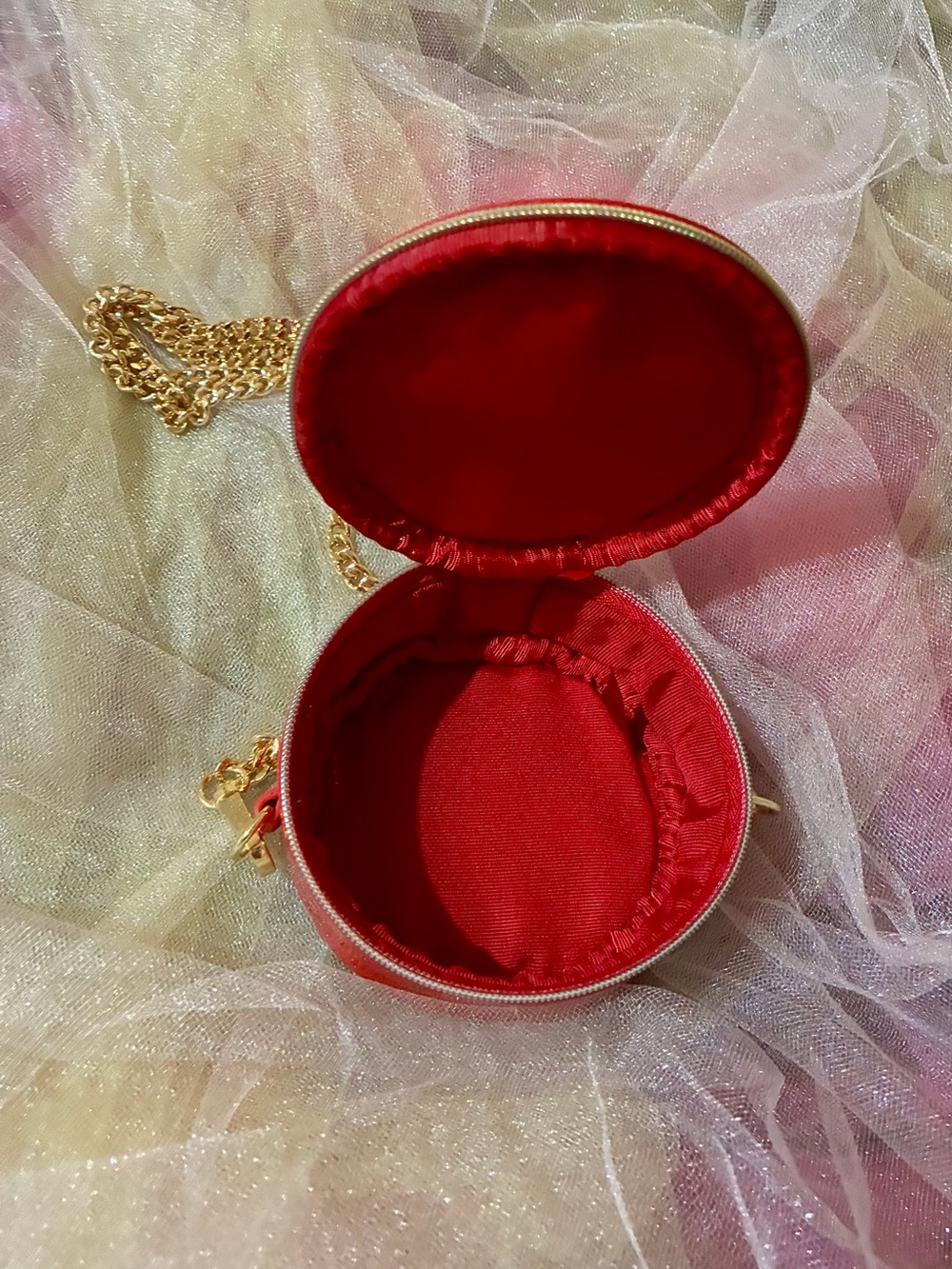 Marc Jacob’s Red circle canteen Bag - Picture 5 of 5